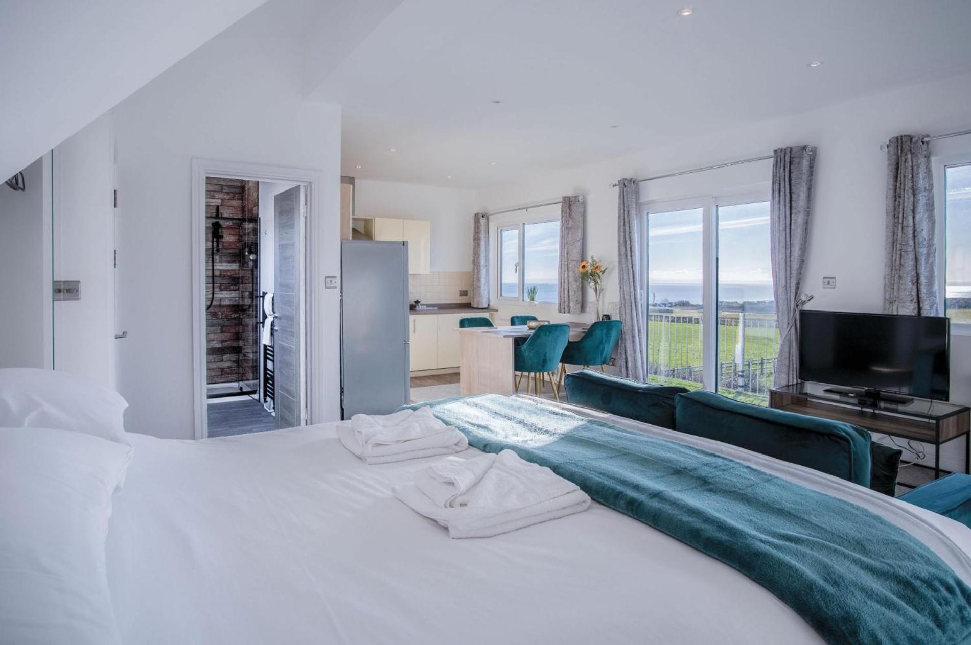 The Penthouse - 1 Bedroom Apartment - Ocean Breeze Port-Eynon Exterior photo