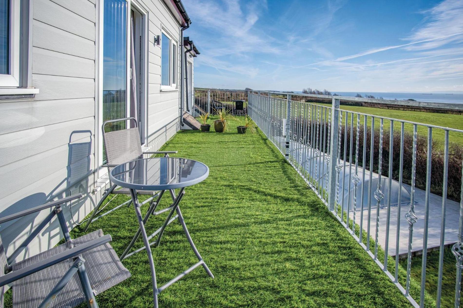 The Penthouse - 1 Bedroom Apartment - Ocean Breeze Port-Eynon Exterior photo